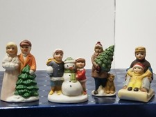VINTAGE BRINN'S AMERICANA VILLAGE FINE PORCELAIN FIGURINE SET OF 4 HANDPAINTED picture