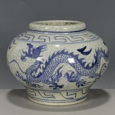 Chinese Antique Porcelain Blue and White Hand-Painted Dragon Patterned Jar picture
