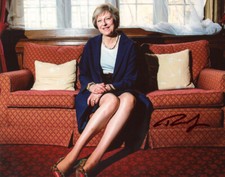 THERESA MAY SIGNED 8x10 PHOTO PRIME MINISTER OF THE UNITED KINGDOM BECKETT BAS picture