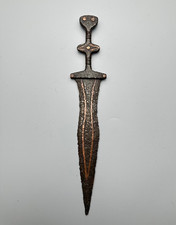 Pugio: Roman double-edged dagger of legionaries 1st century BCE picture