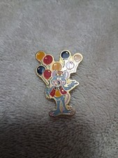 Vintage 1982 Chuck E Cheese Pizza Time Theatre Enamel Pin Brooch Tuxedo Baloons picture