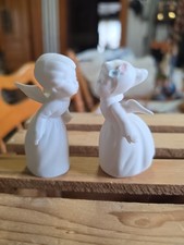 Vintage Napcoware Kissing Boy & Girl Angels Figurine Set picture