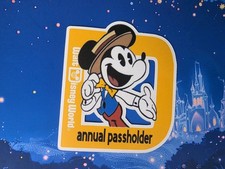 Walt Disney World Annual Passholder Magnet  2026 Mickey  Mouse 