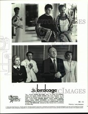 1996 Press Photo Robin Williams and co stars in the comedy film 