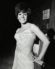 SINGER SHIRLEY BASSEY IN 1967 - 8X10 PUBLICITY PHOTO (AB-469) picture