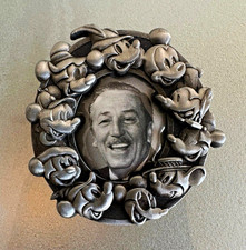 Disney World park Walt Disney W Mickey Mouse pin exclusive limited edition picture