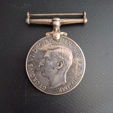THE DEFENCE MEDAL STERLING DEFENSE SILVER GEORGIVS 1939-1945 AWARD picture