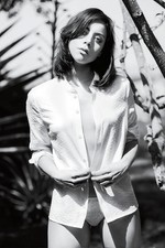 Aubrey Plaza in an 11