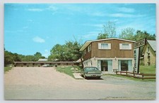 Piedmont Missouri~Stone Crest Motel~Classic Car~Roadside~1960s Postcard picture