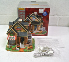 LEMAX PAWS AND CLAWS PET SHOP LIGHT UP HOUSE VILLAGE 25387 picture