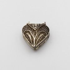 Vintage Silver Toned Filigree Heart Pill Box Pendant Trunk Locket Collectible picture