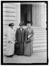Photo:Jane Addams Julia Lathrop Mary E. McDowell 1913 Portrait Steps picture