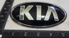 KIA SEDONA / SPORTAGE CIRCA '18 FRONT EMBLEM 86320 A4000 {6923} picture