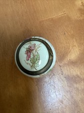 Vtg. GD Paris Depose Round Floral Porcelain Pill Trinket Box See Pics picture