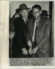 1962 Press Photo John Kinchloe De Jarnette arrested by FBI agents in Hollywood picture
