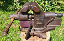 Antique Walworth Mfg Co. Boston Heavy Bench Vise – 4⅝