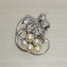 Mikimoto Pearl Silver Grape Brooch Vintage Jewelry Unused picture
