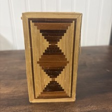 Vintage Philippine Art Straw Souvenir Box w/ slide lid top picture