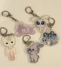 (5) NewJeans Keychain Kpop Girl Group Lightstick Binky Bong Bunnies Bunny picture