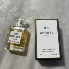 CHANEL No. 5 Eau de Parfum Vaporisateur Spray Mini 7.5 mL (0.25 fl oz) with Box picture