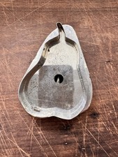 PW Blum Jr. (1902-1987) Old Salem Vintage Tin Cookie Cutter Flat Back Pear Fruit picture
