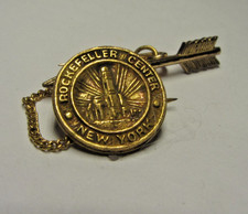 Vintage Rockefeller Center NY Souvenir Arrow Stick Tie Pin & Chain Set picture