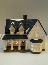 Vintage 1995 Dickens Collectibles Victorian Series Porcelain House — picture