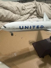 United Airlines Boeing 777-300ER N2352U Gemini Jets G2UAL1247 Scale 1:200 picture
