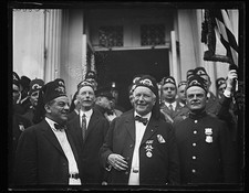 Photo:Shriners 1923 June Lodge Ceremony Men Fezzes Flag Group Portrait picture
