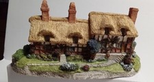 NORWICH COLLECTION HISTORICAL SITES [ANN HATHAWAYS COTTAGE ] figurine picture