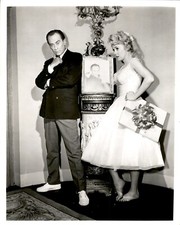 BR1 Vintage Photo ANN SMYRNER Beautiful Blonde Actress Pose with Man's Portrait picture