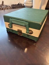 Vintage SINGER Sewhandy Model No. 20 Child’s Sewing Machine Green Travel Case picture