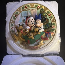 Vintage Enesco 1996 Mickey Mouse & Friends 3D Christmas Plate w/Original Box picture