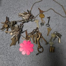 Vintage OS Mixed Lot Gold Vintage Antique Skeleton Barrel Keys 50+ Pcs picture