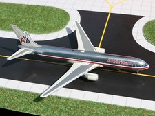 Gemini Jets GJAAL326 American Airlines Boeing 767-300 N390AA Diecast 1/400 Model picture