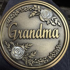 LifeStories Keepsake Medallion - Grandma picture