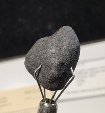 Holbrook meteorite individual - 2.09 gram - Arizona 1912 fall - fusion crust L6 picture