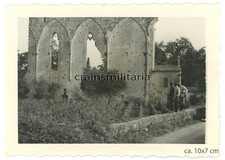 Genuine Photo soldiers at ruin in Saint-Émilion near Libourne France 1940 picture