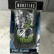 Silver Buffalo UNIVERSAL MONSTERS PINT GLASS DRACULA + More Rare Version New picture