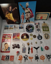 Large Lot of Vintage Collectibles Excellent to Near Mint picture