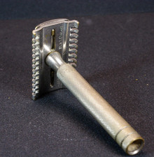 Vintage Gillette NEW Flat Bottom Tech Open Comb Safety Razor England (№1612) picture