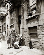 1948 NEW YORK TENEMENT Kids Shooting Marbles PHOTO  (211-J) picture