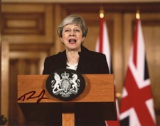 THERESA MAY SIGNED 8x10 PHOTO PRIME MINISTER OF THE UNITED KINGDOM BECKETT BAS picture