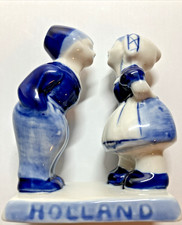 Vtg Delft Blue Hand Painted Boy And Girl Kissing Dutch Couple Holland Initialed picture