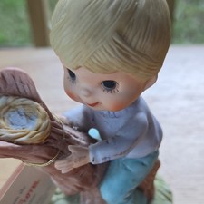 Luv'ums Hand Painted Ceramic Boy on Tree Stump w/ Nest Tag, Warner Press 1980s picture