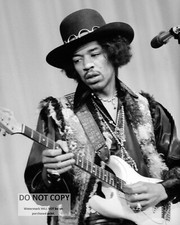 MUSICIAN JIMI HENDRIX - 8X10 PUBLICITY PHOTO (AA-116) picture