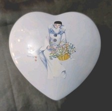 BELINA VINTAGE HEART DISH 