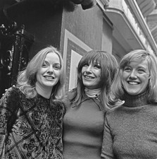 Angela Scoular and others of 'Absurd Person Singular' OLD PHOTO picture