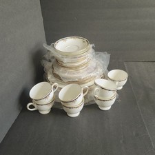 Wedgwood Osborne 5 Piece Place Setting R4699  – Mint Condition / Price per set picture