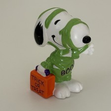 Rare Peanuts Snoopy Trick or Treats as Mummy Wrapped in Green Halloween PVC Mini picture